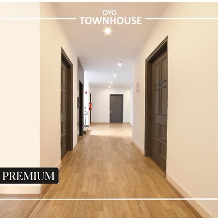 Oyo Townhouse 120 Shushant Lok Gurgaon Exterior foto
