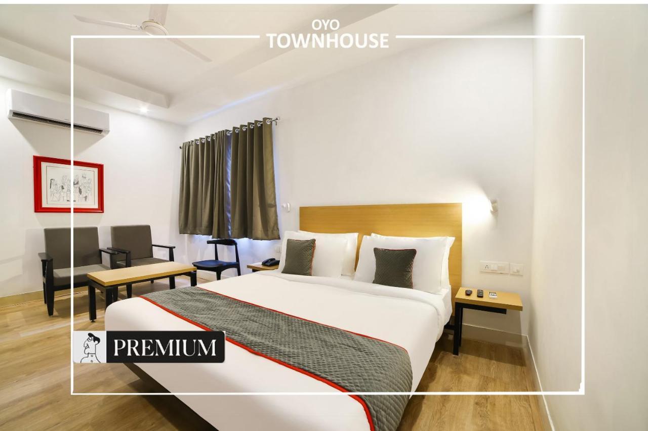 Oyo Townhouse 120 Shushant Lok Gurgaon Exterior foto